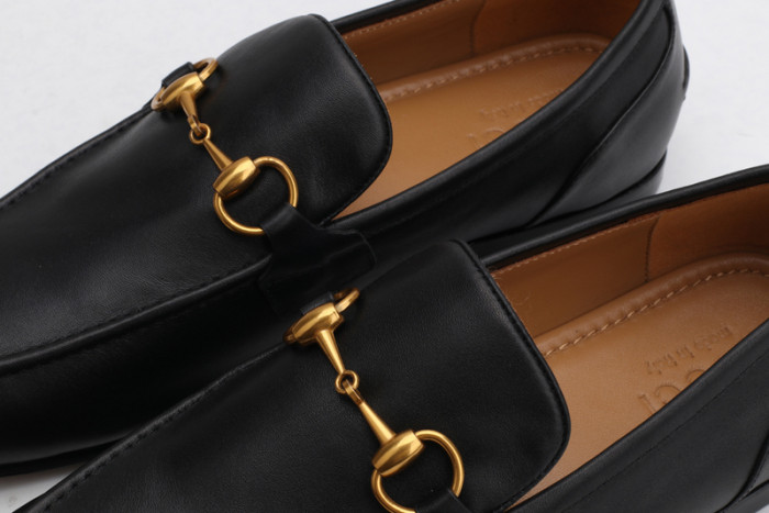 guc loafer