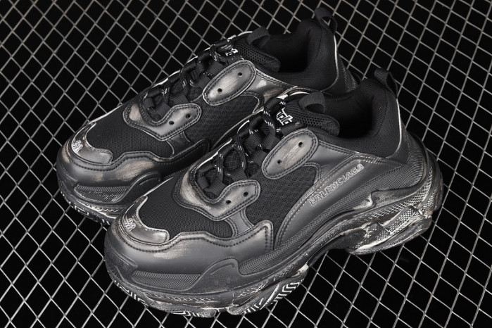 bl triple s trainers sneakers 082539