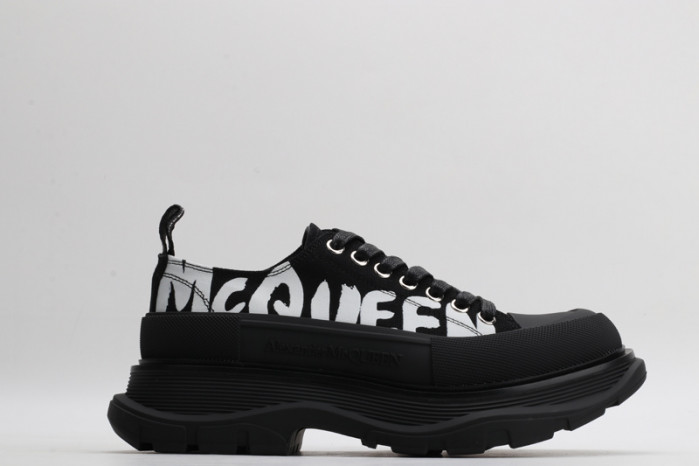 alex mcqu sneakers 112624